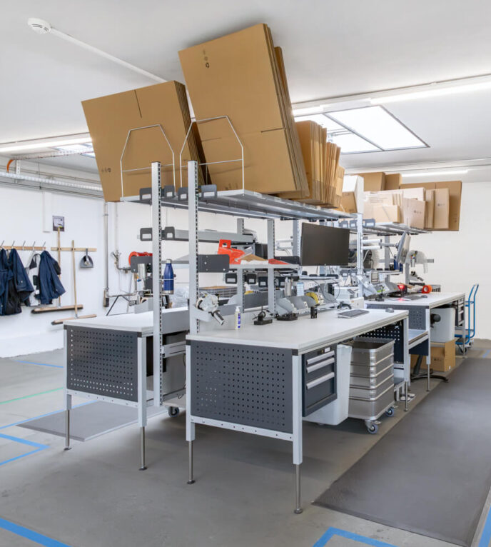 ERGO-line Packstationen mit 4 ERGO-Basic Tischen